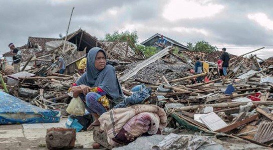 Число погибших в результате цунами в Индонезии выросло до 429 человек