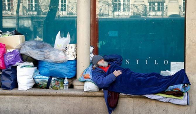 Франция раздаст полмиллиарда евро беднякам под Рождество