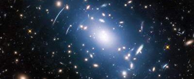 «Хаббл» увидел «тень» темной материи в пустоте