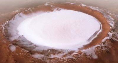 На Марсе сфотографировали красивый ледяной кратер