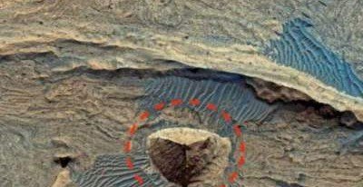 На Марсе видели объект необычной формы