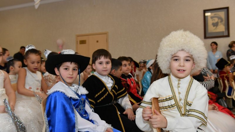 СЕВЕРНАЯ ОСЕТИЯ. Глава Северной Осетии поздравил детей и педагогов «Аланской гимназии» с наступающим Новым годом
