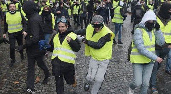 Шесть человек задержаны в Париже перед акциями протестов