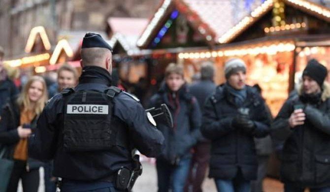 СМИ: рождественская ярмарка открылась в Страсбурге через два дня после стрельбы