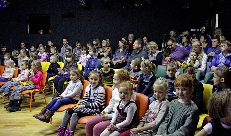 СТАВРОПОЛЬЕ. Ставропольский краевой театр кукол показал премьеру спектакля «Снежная королева»