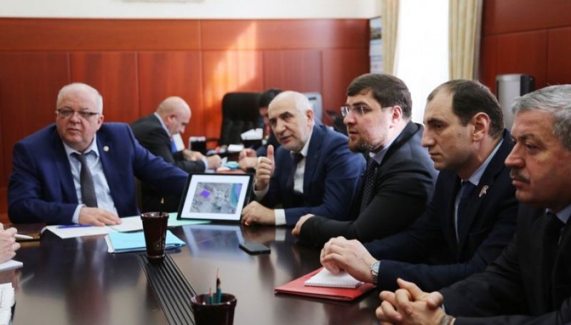 ДАГЕСТАН. В Правительстве РД обсудили вопросы строительства филиала парка «Патриот» в Дагестане