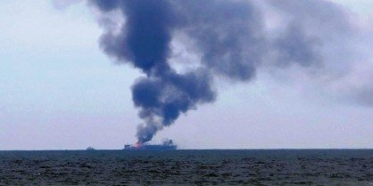 КРАСНОДАР. Пожар в Керченском проливе может привести к ухудшению экологической ситуации в Черном море.