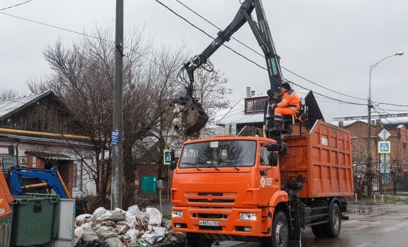 КРАСНОДАР. Улицы Краснодара начали расчищать от скопившегося мусора