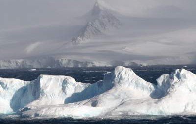 Льды Антарктиды начали таять еще быстрее