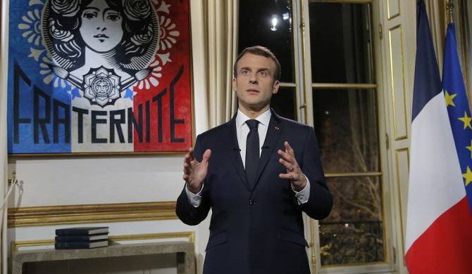 Макрон призвал французов активно участвовать в национальных дебатах