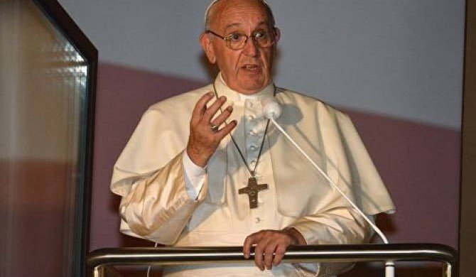 Папа Римский обеспокоен угрозой кровопролития в Венесуэле