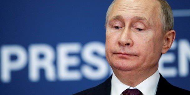 Рейтинг доверия Путину рекордно упал