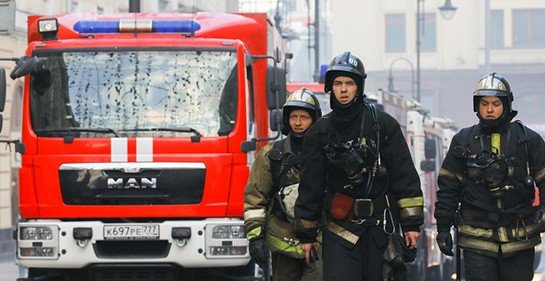 В Москве из-за пожара в общежитии эвакуировали около тысячи человек