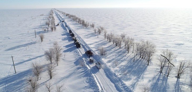 ВОЛГОГРАД. Бойцы ЮВО через снежные заторы пробиваются к населенным пунктам Волгоградской области