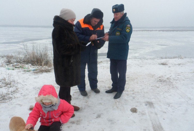 АСТРАХАНЬ. Безопасность на льду: инспекторы ГИМС по Черноярскому району проводят рейды