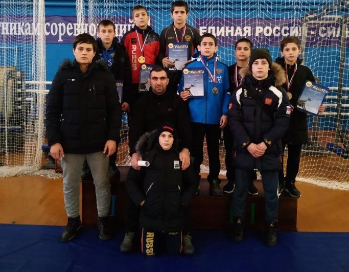 ЧЕЧНЯ. Пятеро юных чеченских борцов завоевали право участия в первенстве России