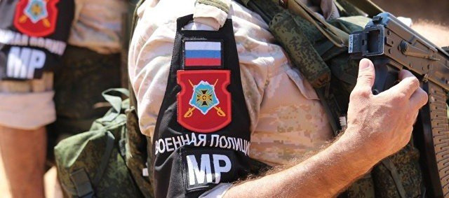 ЧЕЧНЯ. Российская военная полиция патрулирует районы Манбиджа в километре от позиций боевиков