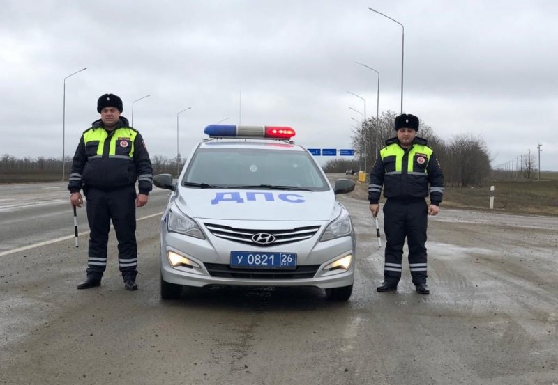 СТАВРОПОЛЬЕ. Автоинспекторы Ставрополья помогли вовремя доставить мужчину в больницу