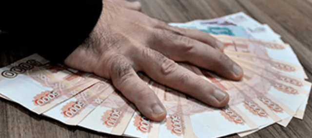 СТАВРОПОЛЬЕ. В Ставрополе устанавливают личность граждан, похитивших у женщины деньги