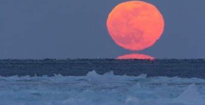 В США засняли необычный лунный мираж