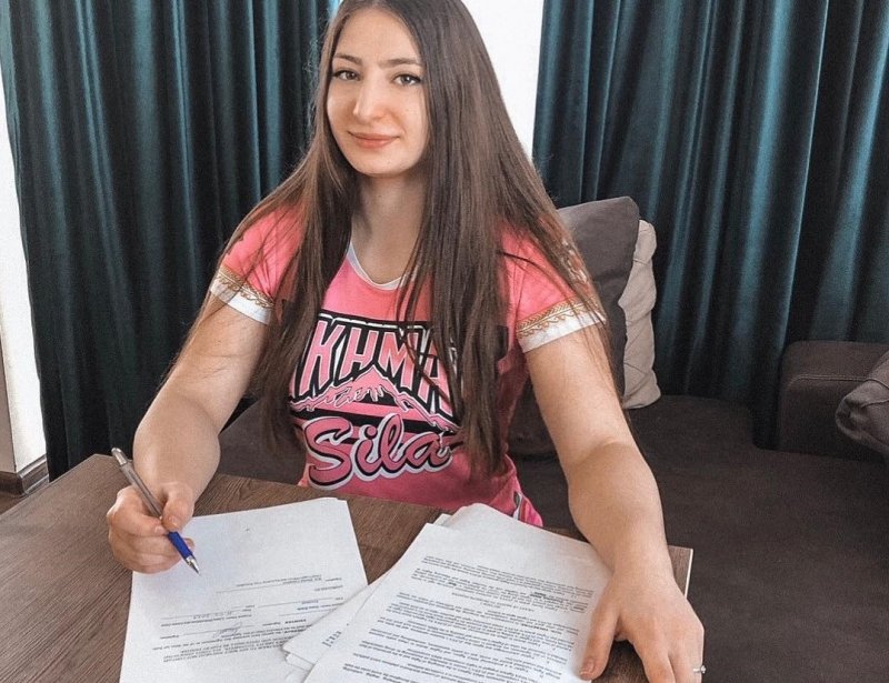 ЧЕЧНЯ. Девушка-боец из клуба «Ахмат» подписала контракт с UFC