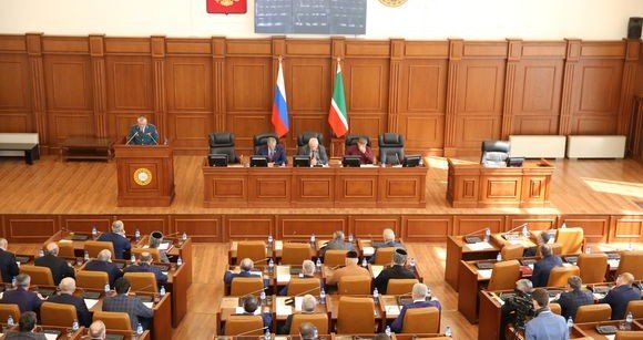 ЧЕЧНЯ. Руководитель УФНС по ЧР М. Цамаев выступил с докладом о проделанной работе в региональном Парламенте