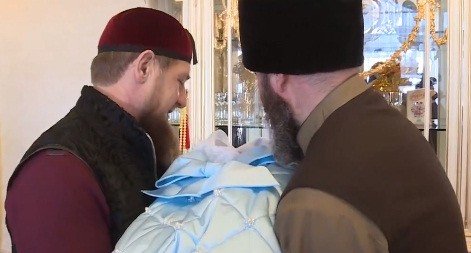 ЧЕЧНЯ. В Центарое состоялись религиозные обряды в честь рождения Турпал-Али Кадырова