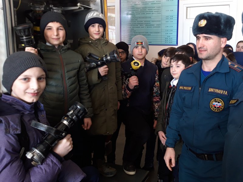 ЧЕЧНЯ. В Чечне детей учат правилам поведения при пожарах и ЧП