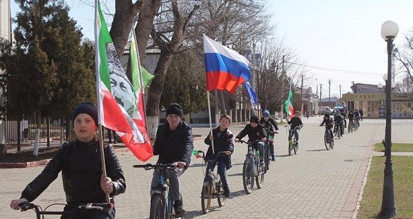 ЧЕЧНЯ. В районах республики отметили День принятия Конституции ЧР