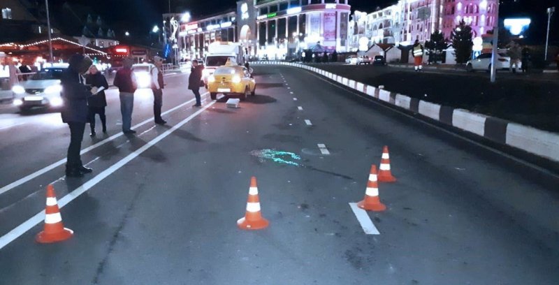 КРАСНОДАР. В Сочи таксист сбил двух пешеходов. Погибла 16-летняя девушка