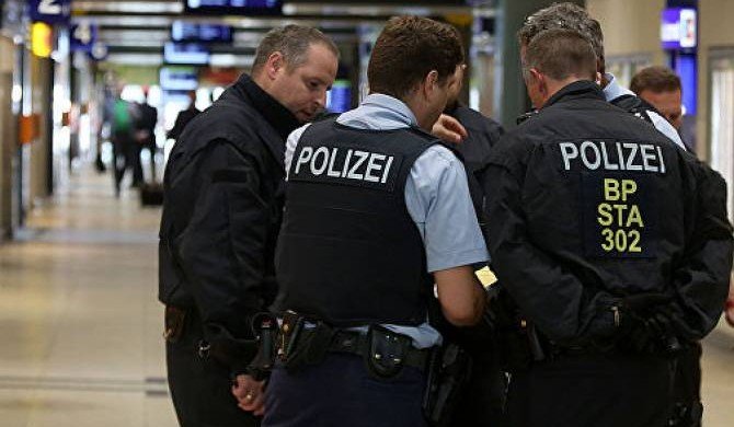 В Германии по подозрению в подготовке теракта задержали десять человек
