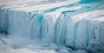 Зимний дождь ускорил таяние льдов Гренландии