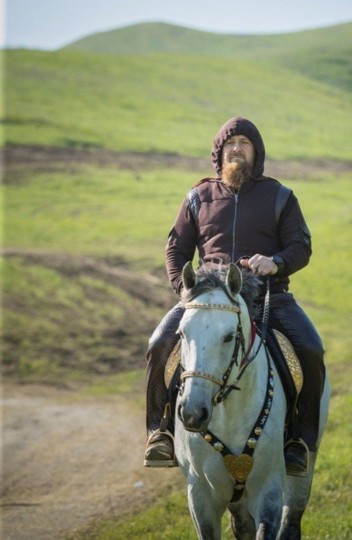 ЧЕЧНЯ. Р. Кадыров в преддверии  конного похода совершил многокилометровую пробежку