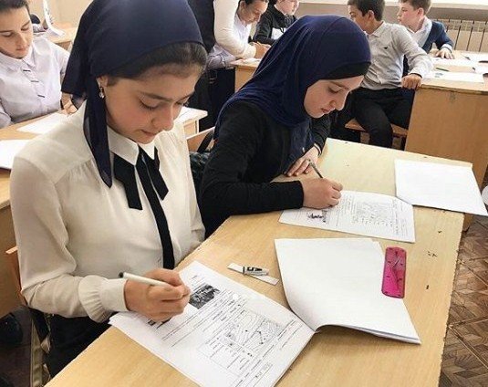ЧЕЧНЯ. В школах Чечни прошли проверочные работы (ВПР)