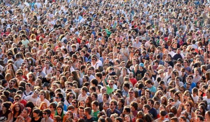 Численность населения Земли достигла 7,7 млрд человек