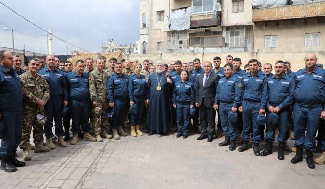 Католикос Арам I посетил группу армянских специалистов, осуществляющих гуманитарную миссию Армении в Сирии