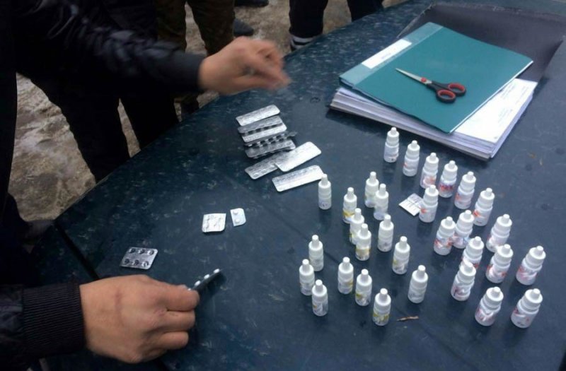КБР. Полицейские задержали подозреваемую в распространении запрещенных препаратов