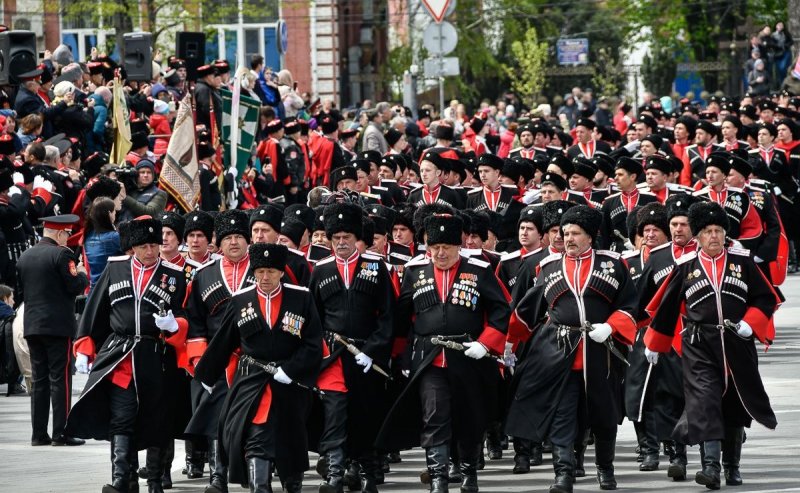 КРАСНОДАР. 5 тысяч казаков приняли участие в параде в Краснодаре
