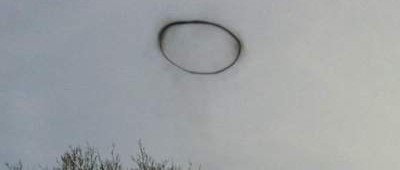 В американском небе засняли огромное черное кольцо