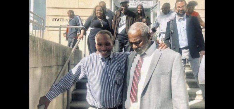 В США признали невиновными двух мужчин, отсидевших в тюрьме 42 года