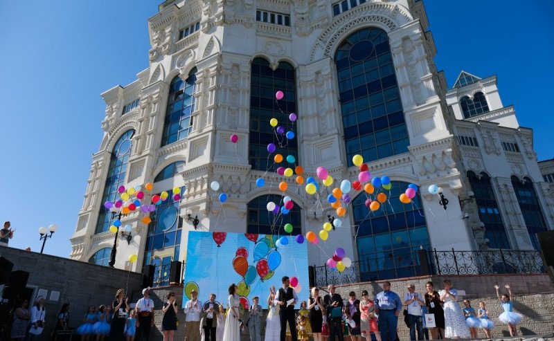 АСТРАХАНЬ. В Астрахани открылся I международный литературный фестиваль для детей и молодежи