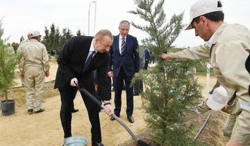 АЗЕРБАЙДЖАН. Ильхам Алиев и Мехрибан Алиева приняли участие в акции ко дню рождения великого лидера Гейдара Алиева