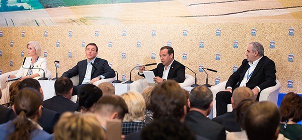 ЧЕЧНЯ. Д. Медведев поддержал предложения участников Форума сельских депутатов «Единой России»