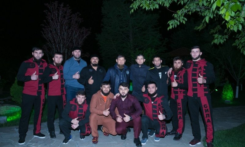 ЧЕЧНЯ. Глава Чечни собрал на ифтар бойцов клуба "Ахмат"