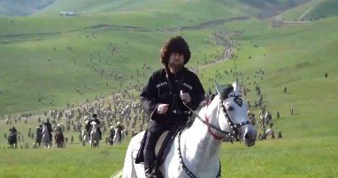 ЧЕЧНЯ. Конный поход в Чечне собрал 1204 любителей верховой езды и стал самым массовым в мире