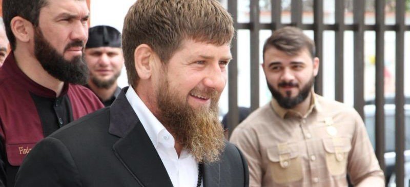 ЧЕЧНЯ. Р. Кадыров посетил Последний звонок в школе №1 с. Ахмат-Юрт