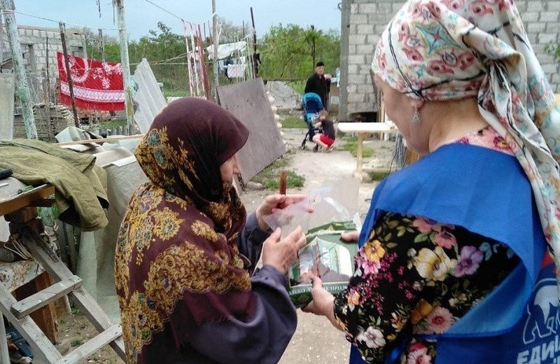 ЧЕЧНЯ. В День памяти и скорби народов ЧР «Единая Россия» провела благотворительную акцию