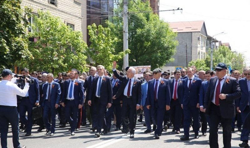 ДАГЕСТАН. В. Васильев почтил память солдат, не вернувшихся с фронтов ВОВ