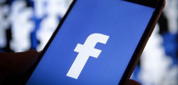 Facebook ужесточила политику прямых трансляций