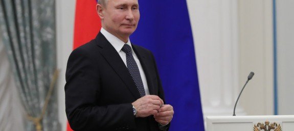 Путин в Кремле вручил госнаграды трем известным армянам